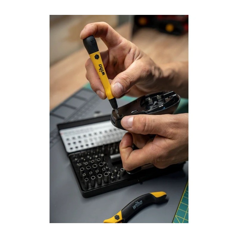Juego Wiha de micropuntas ESD de 65 piezas